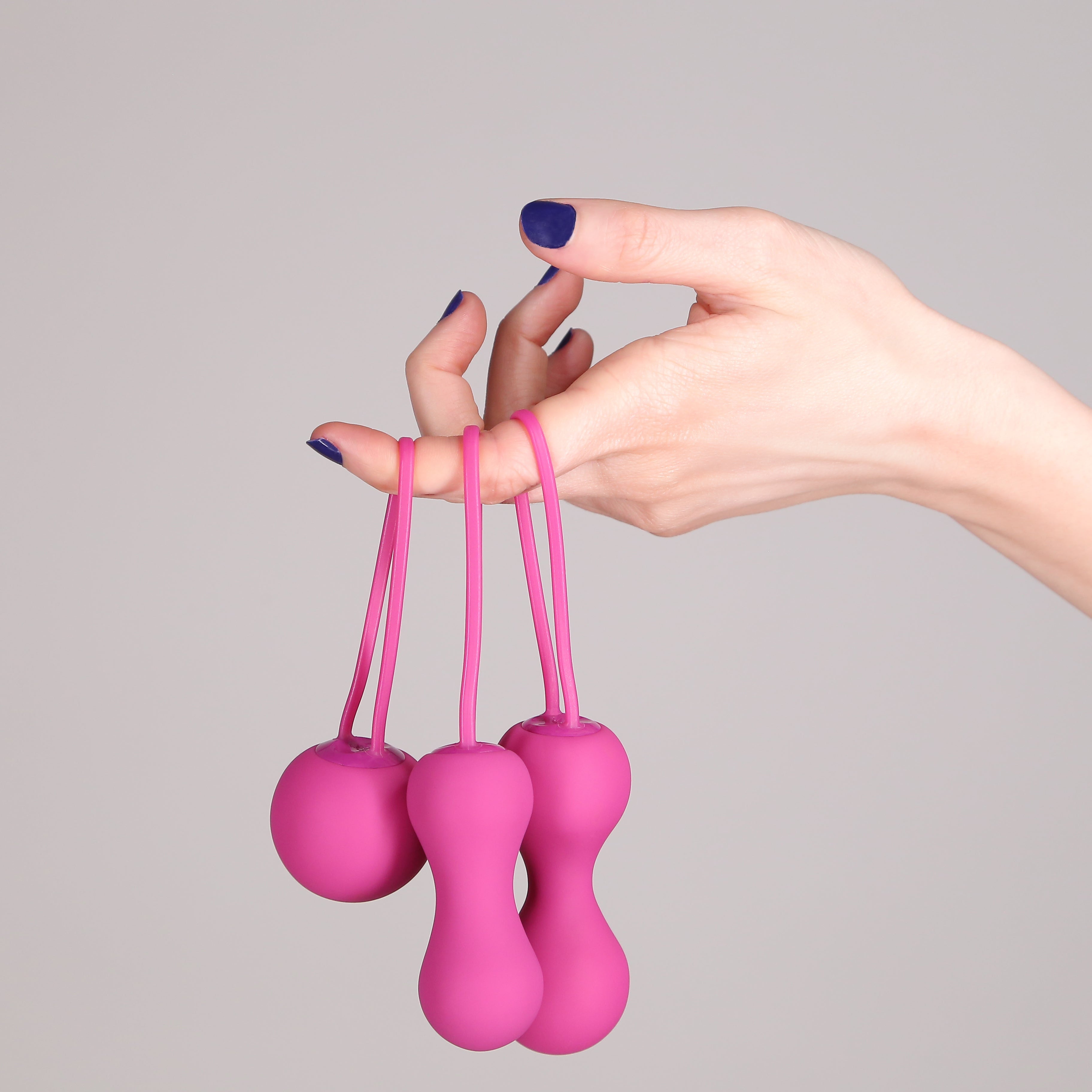 Je Joue Ami 3 Step Kegel Set in Fuchsia