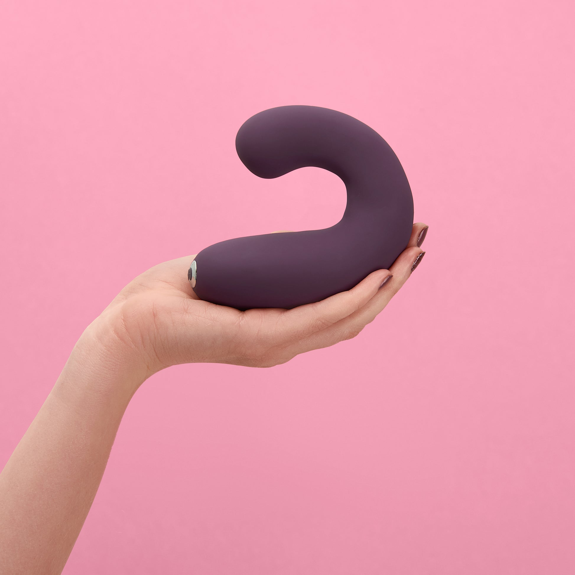 Hand holding G Kii G Spot Vibrator