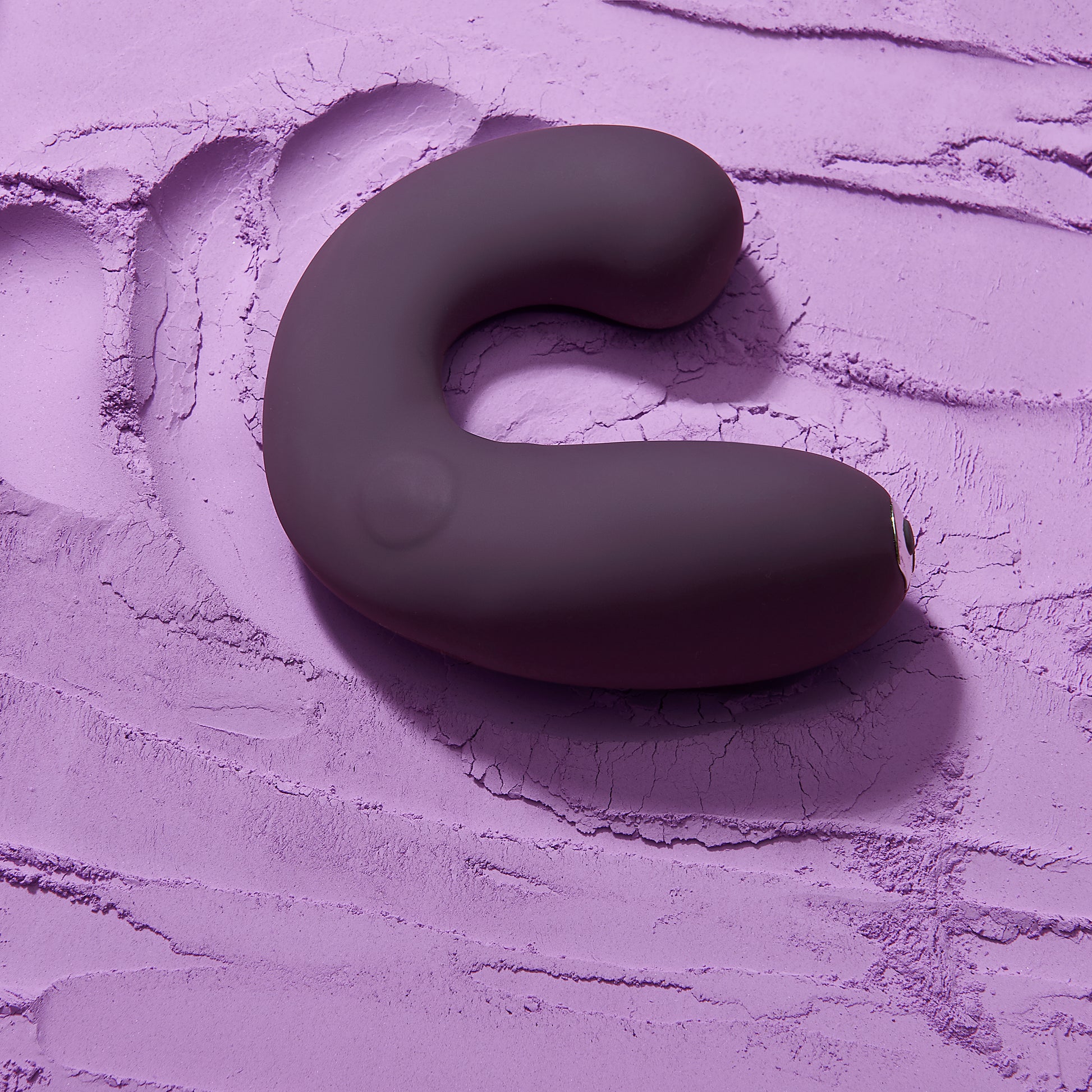 G Kit G Spot Vibrator in purple on purple sand