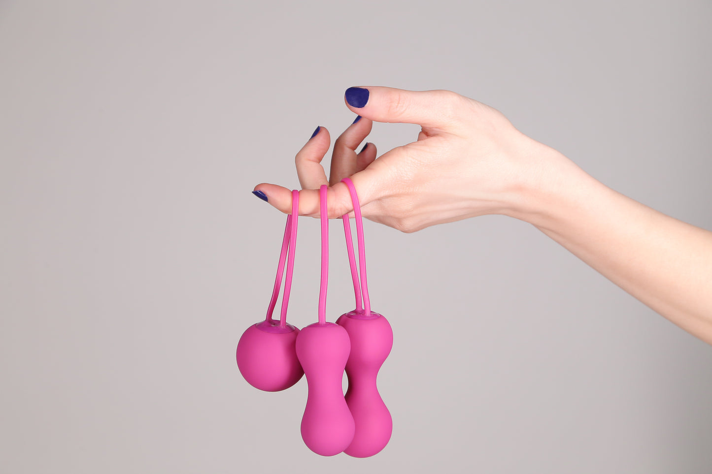 Je Joue Ami 3 Step Kegel Set in Fuchsia